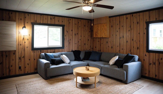 2 Bed Renovated Waterfront Cottage | Kayak