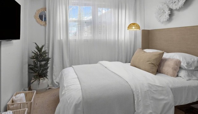 2-bed Retreat, Free Parking near Georgetown