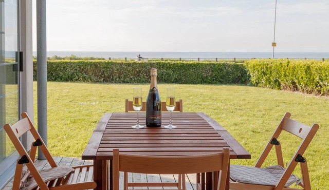 2 Bed Seapoint Birchington Escape By Adliv