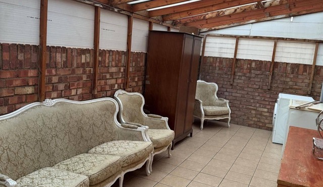 2 Bed-sleeps 4-private Patio-pets-near Heathrow