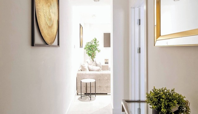 2 Bed Stylish Central Rochester Apartment Sleeps 4 Netflix Work Space