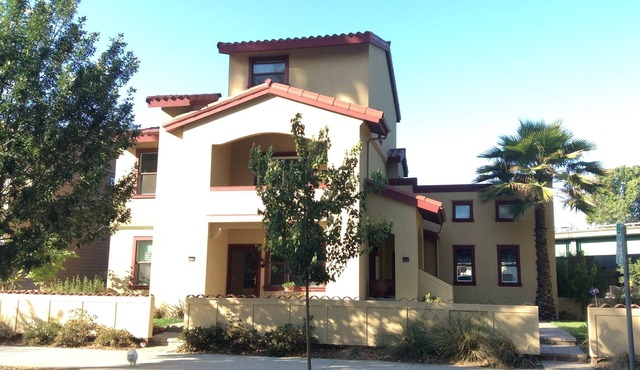 2 Bed Villa heart of Downtown