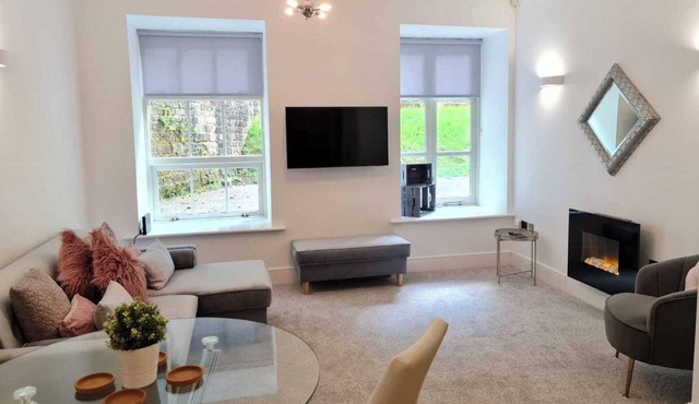 2 Bed Woodland Retreat - Garden & Free Parking