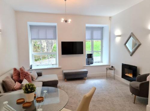 2 Bed Woodland Retreat - Garden & Free Parking