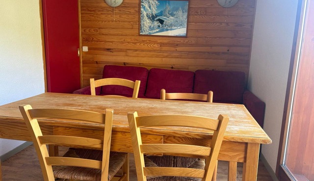 2-bedroom apartment at the foot of the slopes, free parking