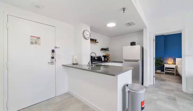 2 bedrm Condo w/4 beds near Universal and Disney