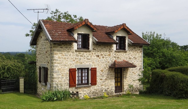 2 Bedroomed Detached cottage With Large Private Garden-NOW WITH WI-FI