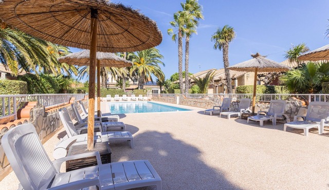 2-bedroom gite, air conditioning, pool, near Sigean