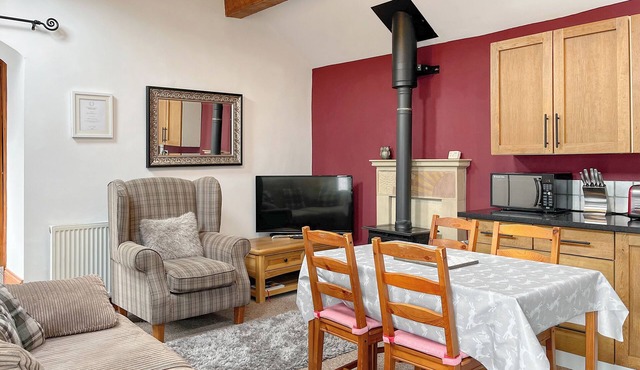 2 bedroom accommodation in Grangemill near Matlock