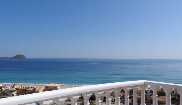 2 bedrooms on the top floor + 90m2 of private solarium