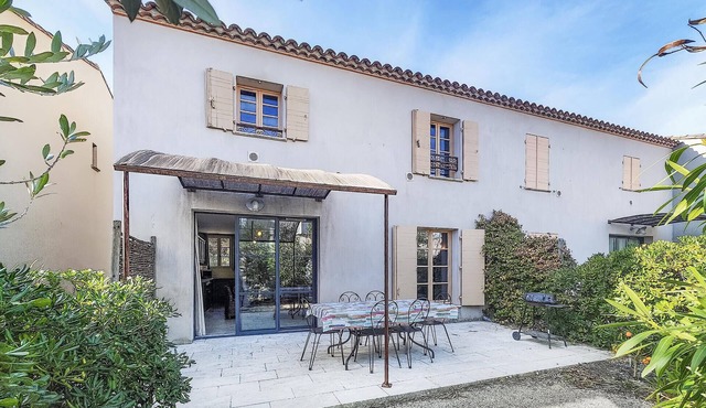 2 bedroom lovely home in Saint-Laurent-de-la-Ca