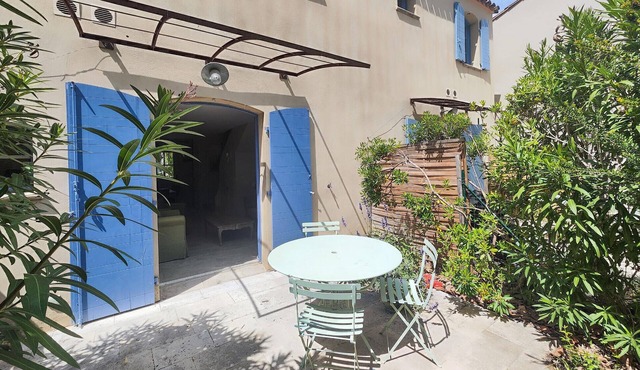 2 bedroom nice home in Saint-Laurent-de-la-Ca