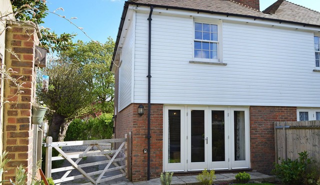 2 bedroom accommodation in St Margaret&rsquo;s-at-Cliffe