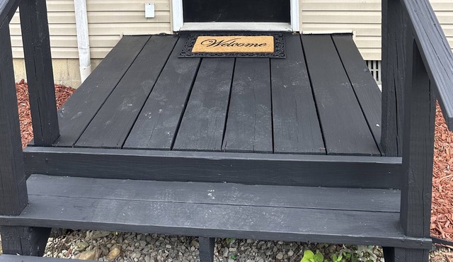 2 bedroom 1 bath fully furnished freshly remolded duplex