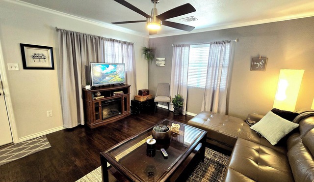 2-bedroom 1-bath house with WiFi and Washer/Dryer in Borger TX