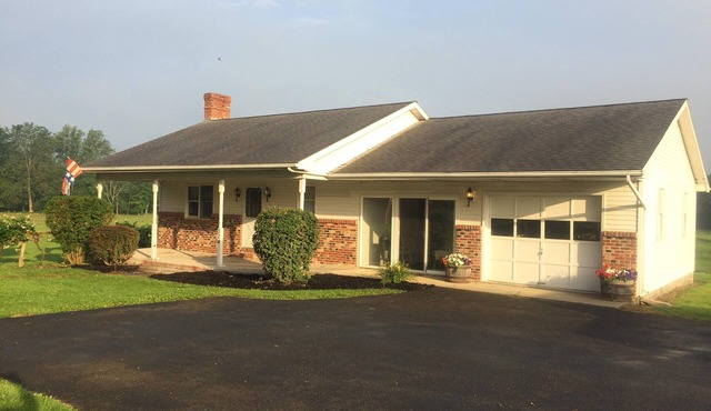 2 Bedroom 1 Bath Ranch House Within Walking Distance Of Little Juniata River.