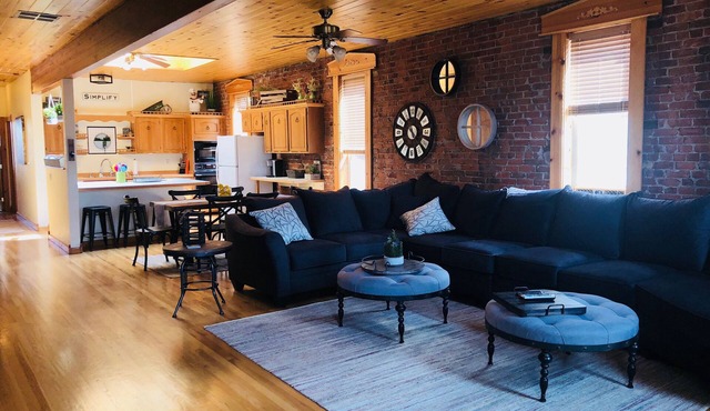 2 Bedroom, 1 Bath Townhouse in Historic Downtown Florence!