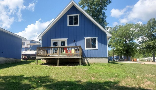 2 Bedroom - 1 Bath Lakefront