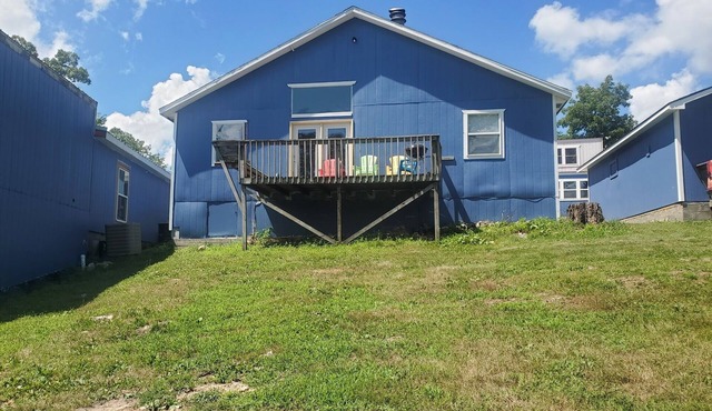 2 Bedroom - 1 Bath Lakefront