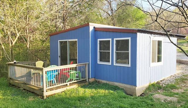 2 Bedroom - 1 Bath Lakefront