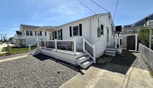 2 bedroom, 1 bath, North Wildwood beach cottage!