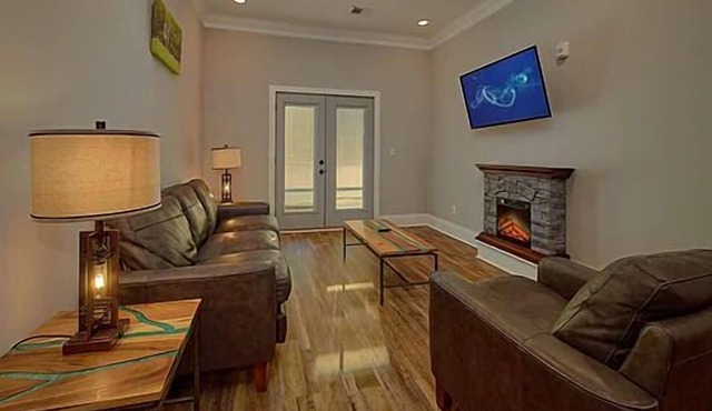 2 Bedroom, 1 bathroom condo| Mountain View| Seiverville| Sleeps 4| Budget