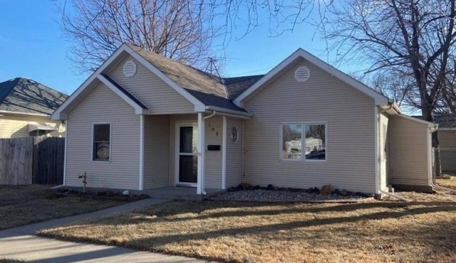 2 Bedroom 1 Bathroom House in Kearney