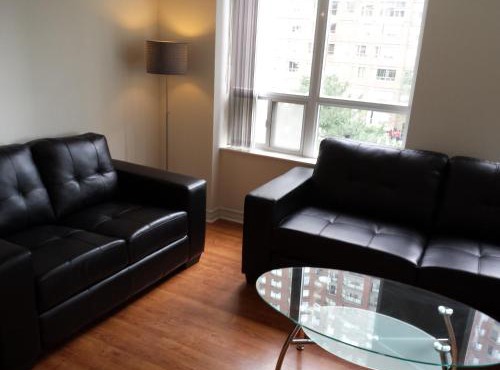 2 Bedroom 1 Bathroom Prime Location in Mississauga