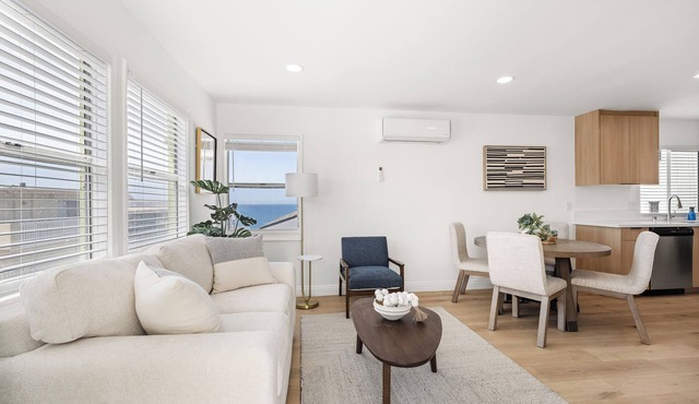 2 Bedroom 1 Block From the Sand Manhattan Beach