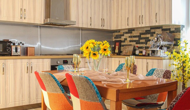 2 bedroom 1 bath apartment close to Lanark