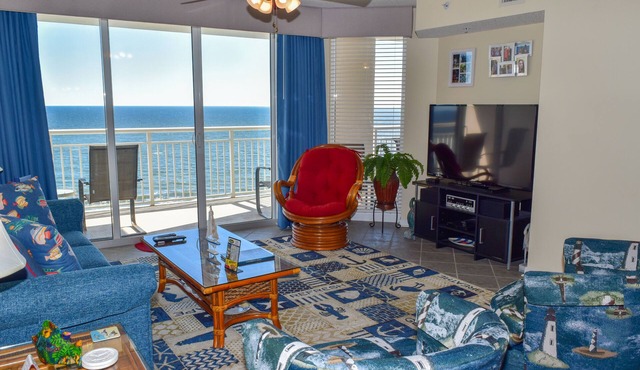 2 bedroom 2 bath oceanfront condo. Crescent Beach. Family fun!
