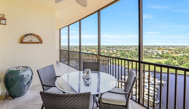 2 bedroom 2 bath condo overlooking marina