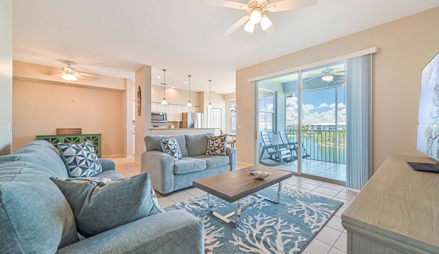 2 Bedroom, 2 Bath Condo - 5 Minute Drive to Ft. Myers Beach