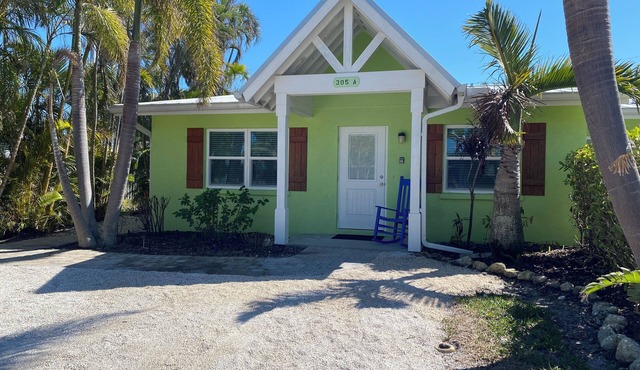 2 Bedroom/2 Bath Ground Level With a Heated Pool