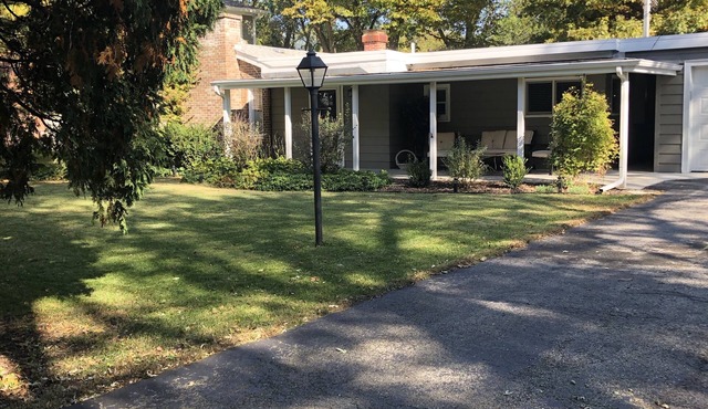 2 Bedroom 2 Bath Getaway In Warrenville