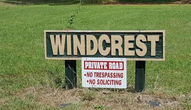 2 bedroom 2 bath house in quiet neighborhood