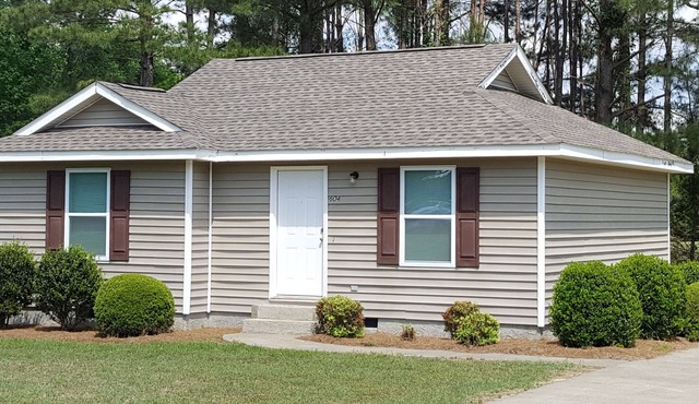 2 bedroom 2 bath house on quiet street