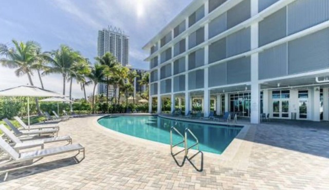 2 Bedroom/2 Bath Modern Designer Lanai Condo on the Ocean in Miami Beach
