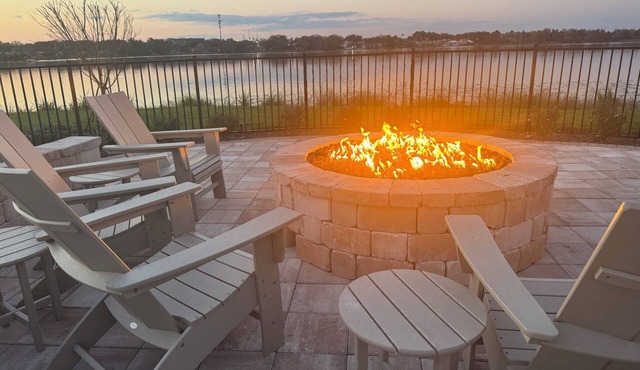 2-bedroom, 2-bath unit offers a family-friendly retreat just mins from LEGOLAND.