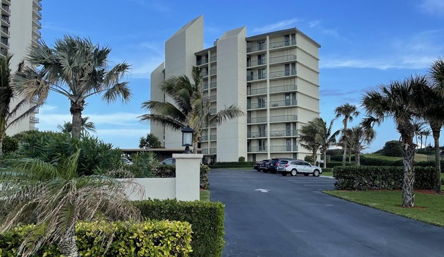 2 Bedroom - 2 Bath at a Boutique Oceanfront Building. Seasonal 100 night minimum