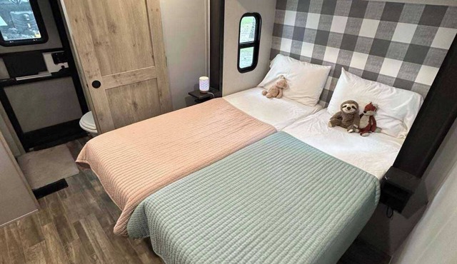 2-bedroom 2- Bath with Loft camper in charming Gadsden with Wi-Fi, AC, and pool.