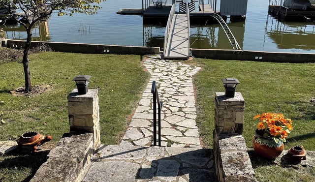 2 bedroom 2 bath with lake front view