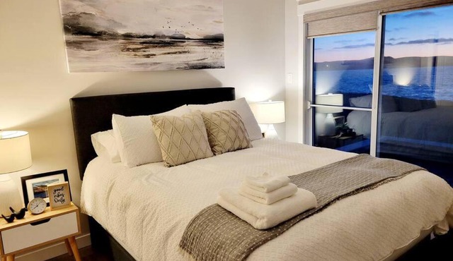 2 Bedroom 2 Bathroom Oceanfront Oasis