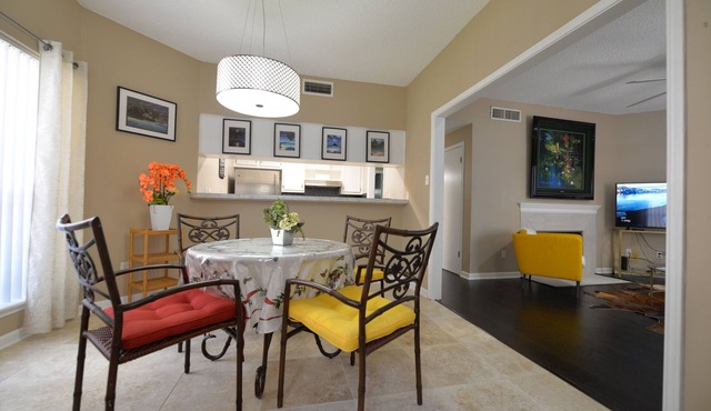 2 Bedroom 2-bathroom townhome & yard