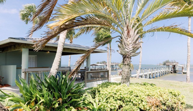 2 Bedroom 3 Bathrooms with Private Dock & Outdoor Cabana Directly on the River