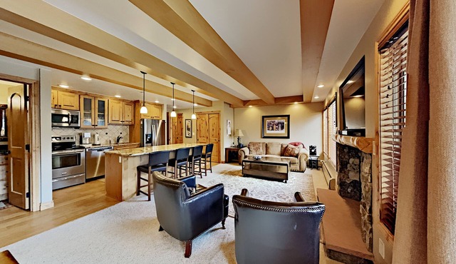 2-Bedroom 3-Full Bath condo, just a short walk to Main Street and Ski Lifts
