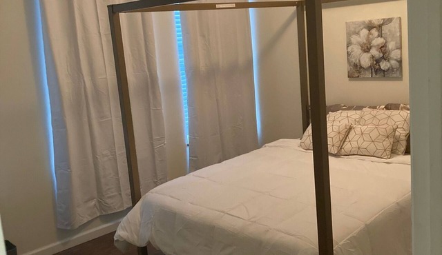 2 Bedroom; 30 Day Min; Must Email ID to Confirm stay; Professionals Only