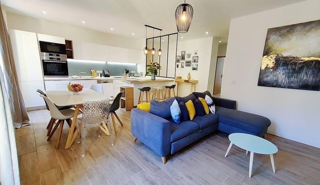 2 bedroom, 4-6 pers., 5min to the beach, wifi, AC