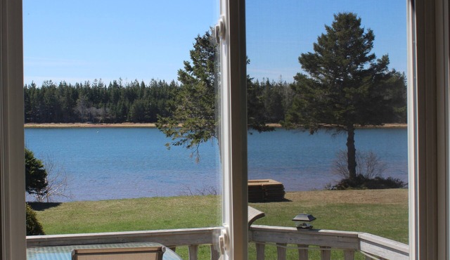 2 bedroom, A/C, Sleeps 6