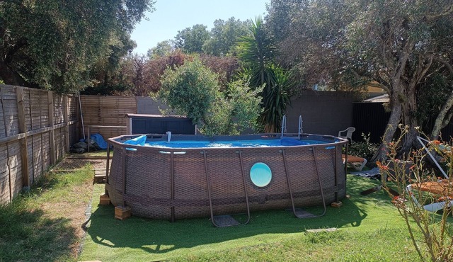 2-bedroom apartment, swimming pool, mountain, sea and Spain views 15 minutes away